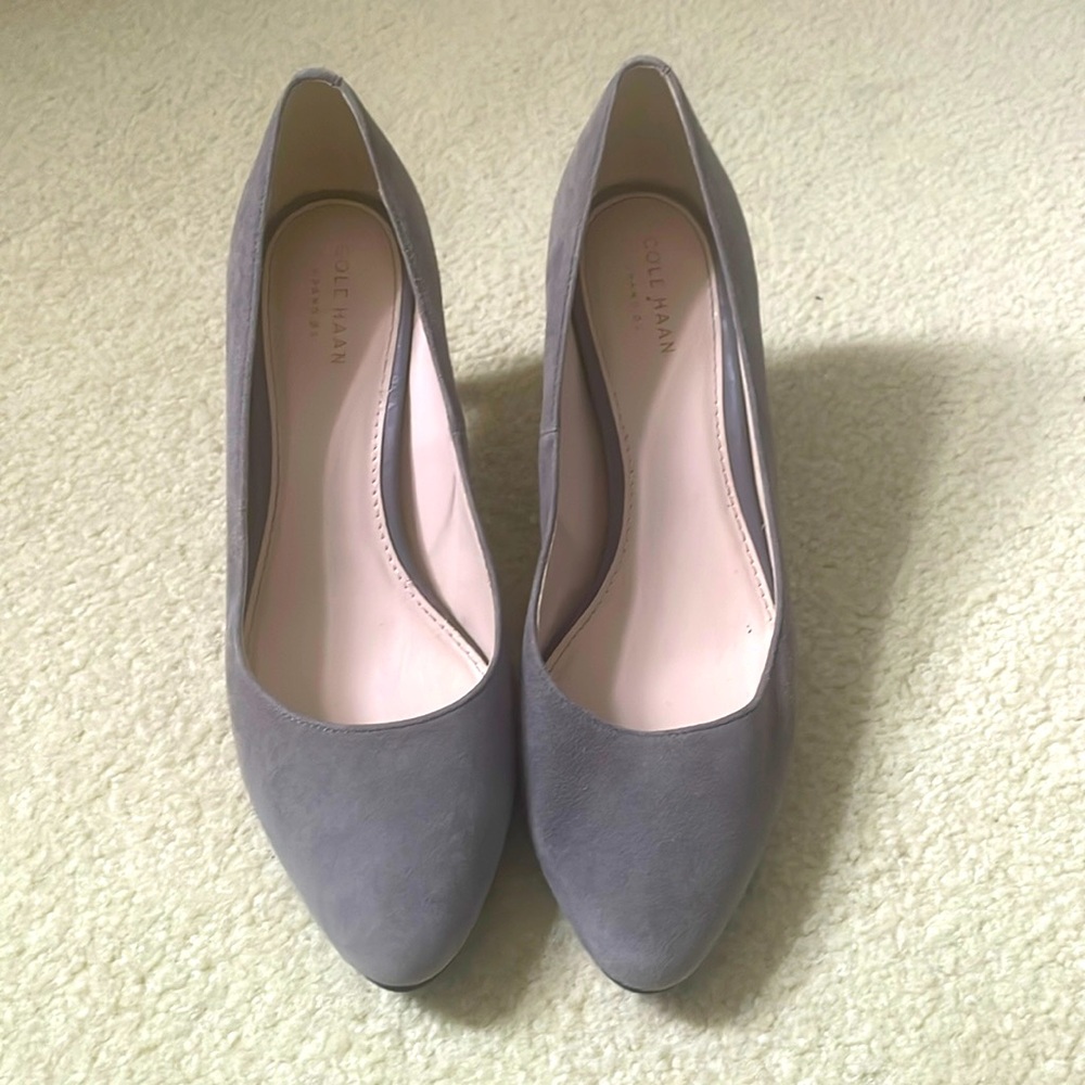 Cole Haan Grand OS gray suede pumps Sz 8 2.5” heel new without tags